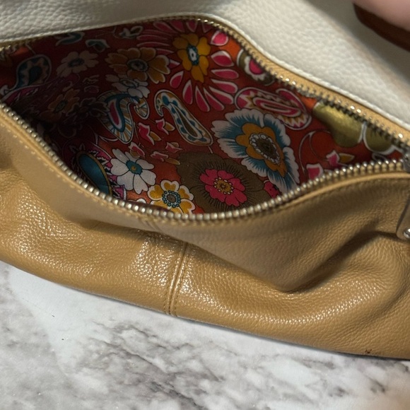 Elegant Two-Tone Genuine Leather Tote Bag Naturalizer - Picture 14 of 16